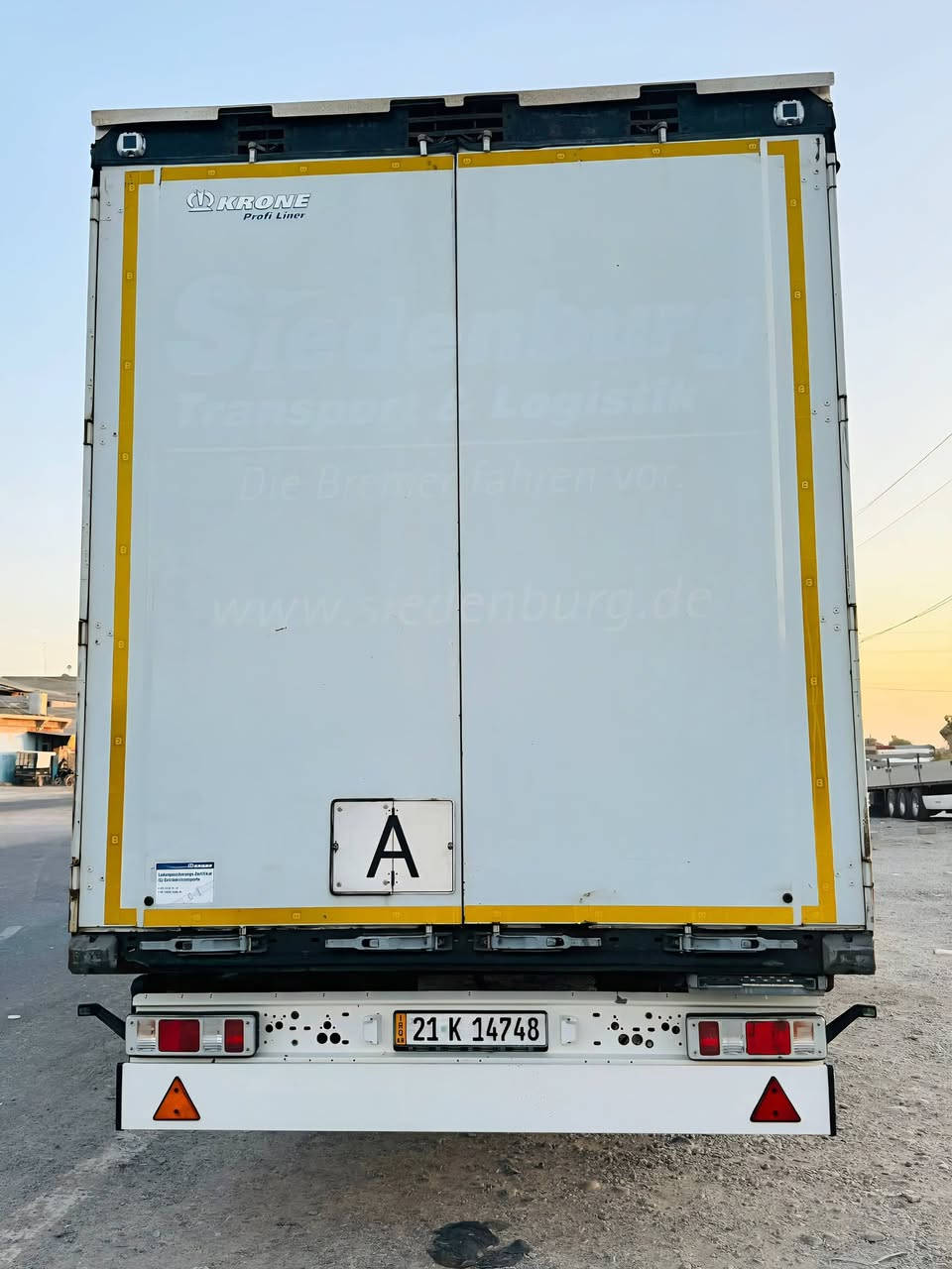 سلام عليكم
مان 2016حجم 440 مرغوب
كير اوتوماتيك و هاف3 طلقات 
القمارة وسط فول مواصفات
تخم تاير برجستون جديدو باتري جديد 
العربانة كرون الماني 2016 سحال بلادي
رقم السليمانية بسمي حتى 2030
سعر 375 ورقة بية مجال 
***********
