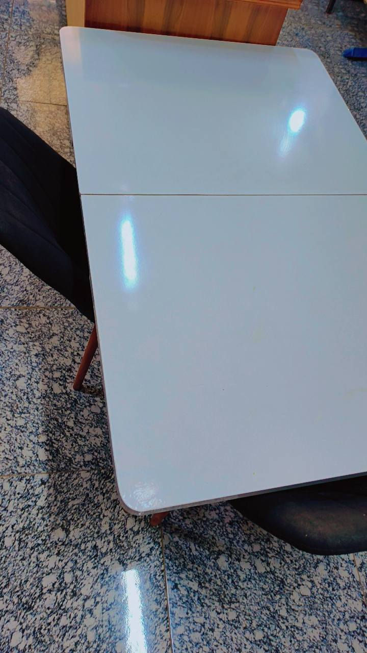 ميز طعام مع 3كراسي جديد السعر 90 وبي مجال بسيط


**إذا كنت صاحب هذا الإعلان وتريد حذفه لأي سبب، رجاءا أرسل رسالة إلى الدعم الفني**