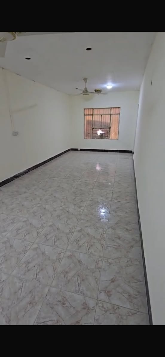 بيت للايجار في منطقة الموفقية – الأملاك
مساحة البيت 180 متر
يتكون من غرفتين وصالة واسعة واستقبال كبير
سعر الإيجار 650 ألف

للاستفسار الاتصال على الرقم ***********
