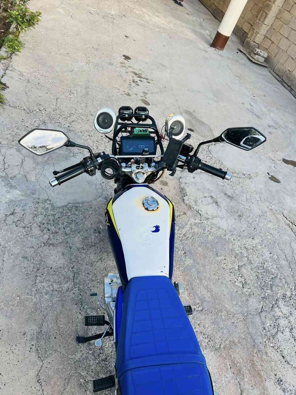 سلام عليكم للبيع سيفان24 محرك200 بعده جديد محرك ما مفتوح كلشي شغال بصمه شغاله سعر 725 بي مجال حك لجيه
مكاني عوينات
رقمي ***********
