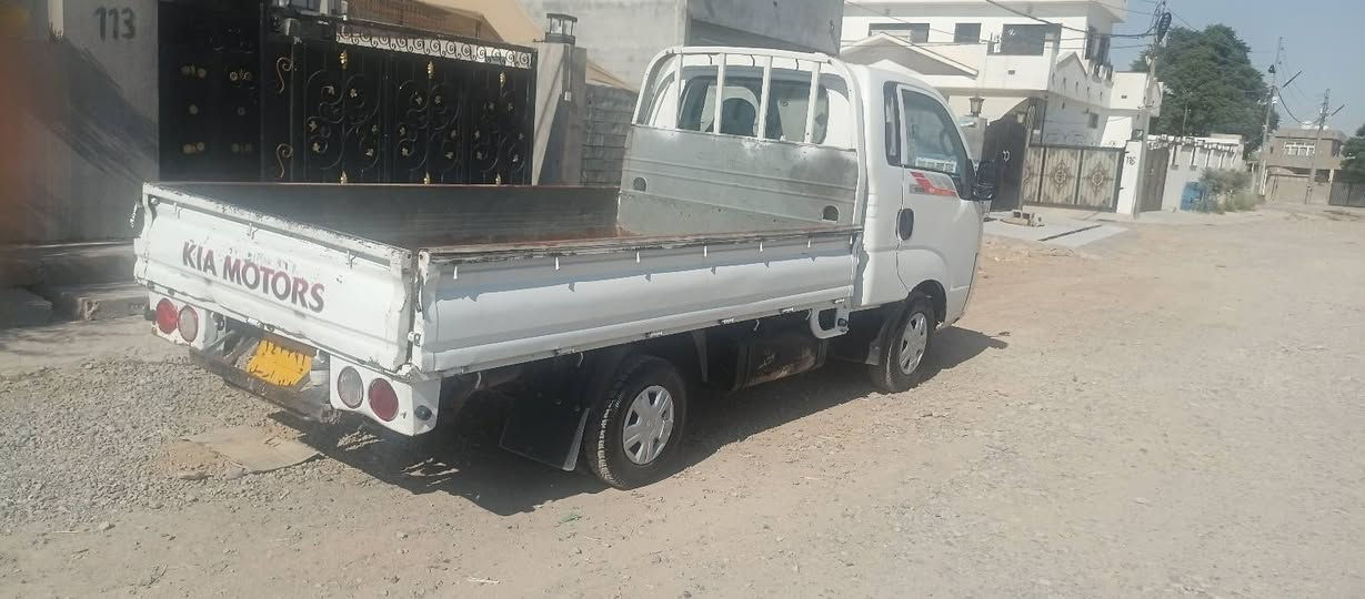 بسم الله الرحمن الرحيم كيا 2700بؤ فرؤشتن مؤديل 2013گير مكينه شاصي توندوو تؤلي كاره بايي هه موي به شه رت سياره كه سبوخ عام نييه به عام ده يفرؤشم سنوي 2023 به سه رچووه تحويل به شه رت شوين هه ولير ***********واتس اب ***********ڤايبه ر
