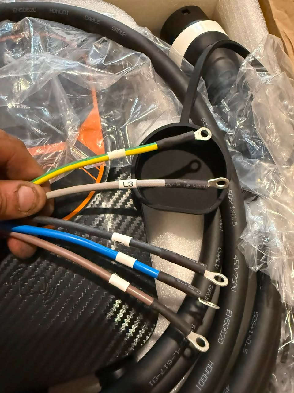 البيع الاتصال خاص شاحن سيارة كهربائي ذكي 32 امبير 22 كيلو واط نوع 2 كيبل شاحن اي في 3 مراحل للسيارة الكهربائية مع تحكم واي فاي


**إذا كنت صاحب هذا الإعلان وتريد حذفه لأي سبب، رجاءا أرسل رسالة إلى الدعم الفني**