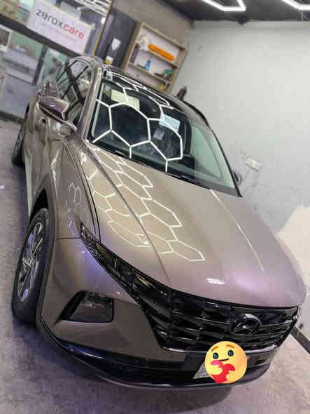 السلام عليكم… توسان 2023 خليجي مكفول من الصبغ بيها شبر بارد بداية الجاملغ الايسر 
السياره فول مواصفات 1/1
بانوراما 👍🏼 بصمه 🌚كشنات كهرباء +تدفئة كشنات 👍🏼شاشة حجم كبير (اكبر من الحجم المربع )
دشبول كله تحكم لمس 
كامره بلادي 🫠 حساس امامي وخلفي 
ترحيب +تحديد مسار 
لايت زينون 💡 ماشية 70 الف كيلو 
السياره ما بيها اي نقص مكفول مكينه وكير 
مكاني بياع *********** واتساب موجود 
السعر 205 بيها مجال
