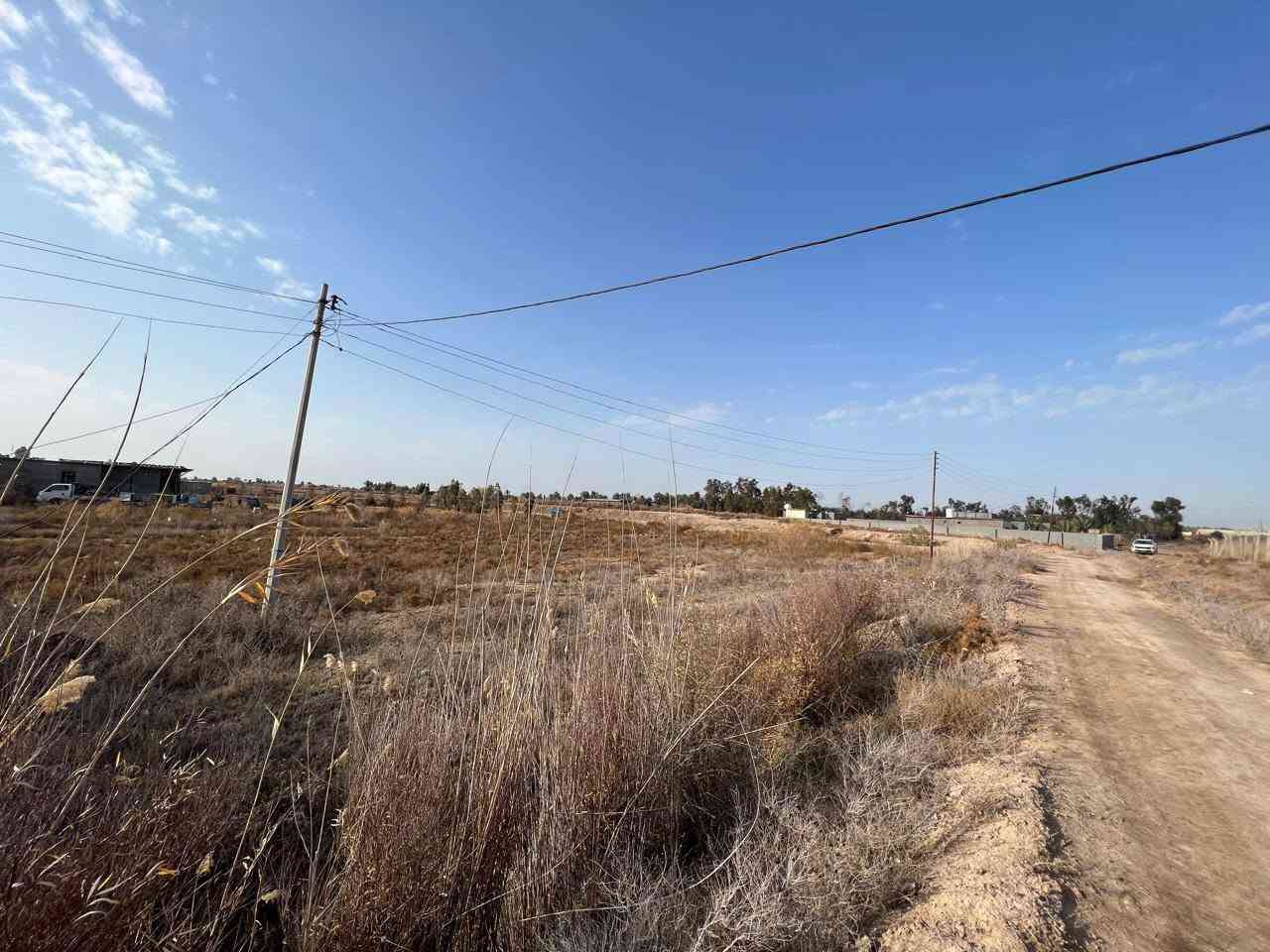 السلام عليكم دونم لبيع واجه 67نزال37
طابو سند 25تحويل مباشر
عنوان .حولي المحموديه بدايه طريق سيد عبدالله خلف محطه البانزين مباشر
خدمات تبليط كهرباء ماء مدارس 
سعر مناسب جداا تفاصيل اتصل***********
***********
