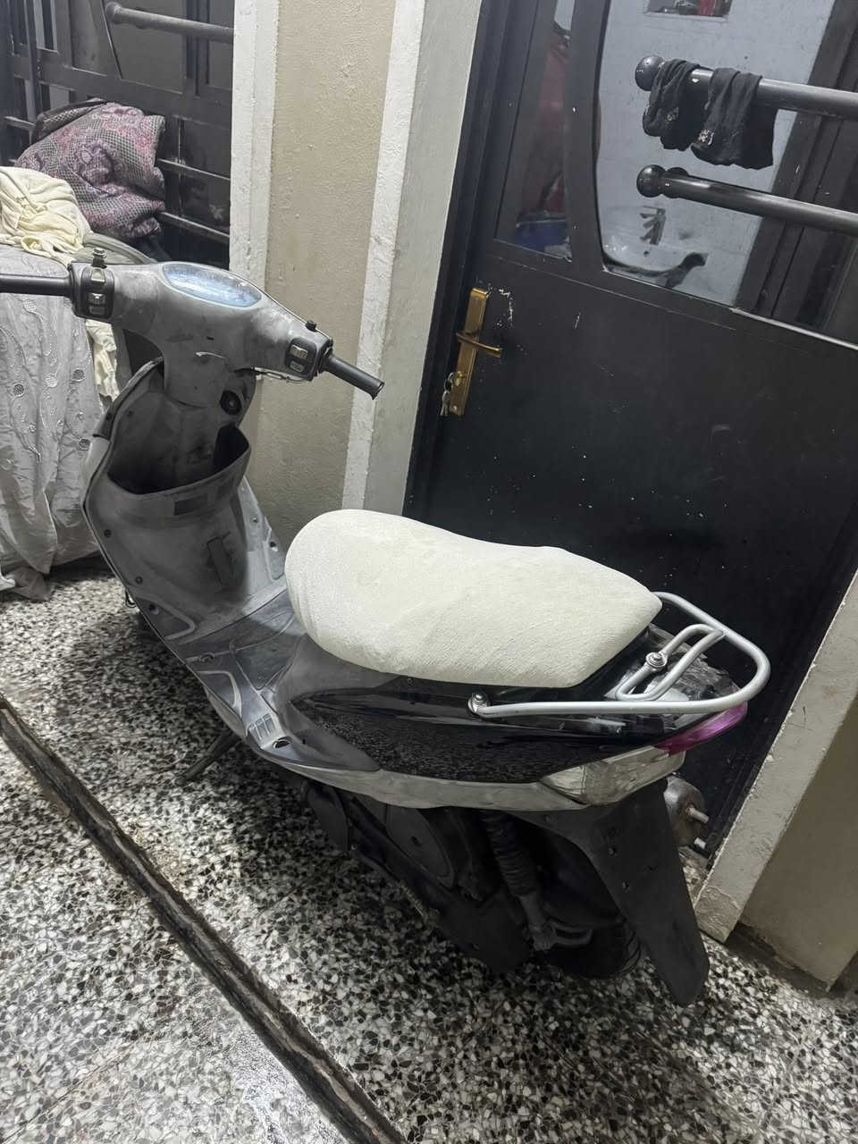 سلام عليكم ماكس منغولي دراجه بلاديه وممفتوحه وكابريتر وسلف بلاد دراجه نكره بي وقت مكاني الشعب ب 400 وبيهه مجال دراجه مال جناي ***********
