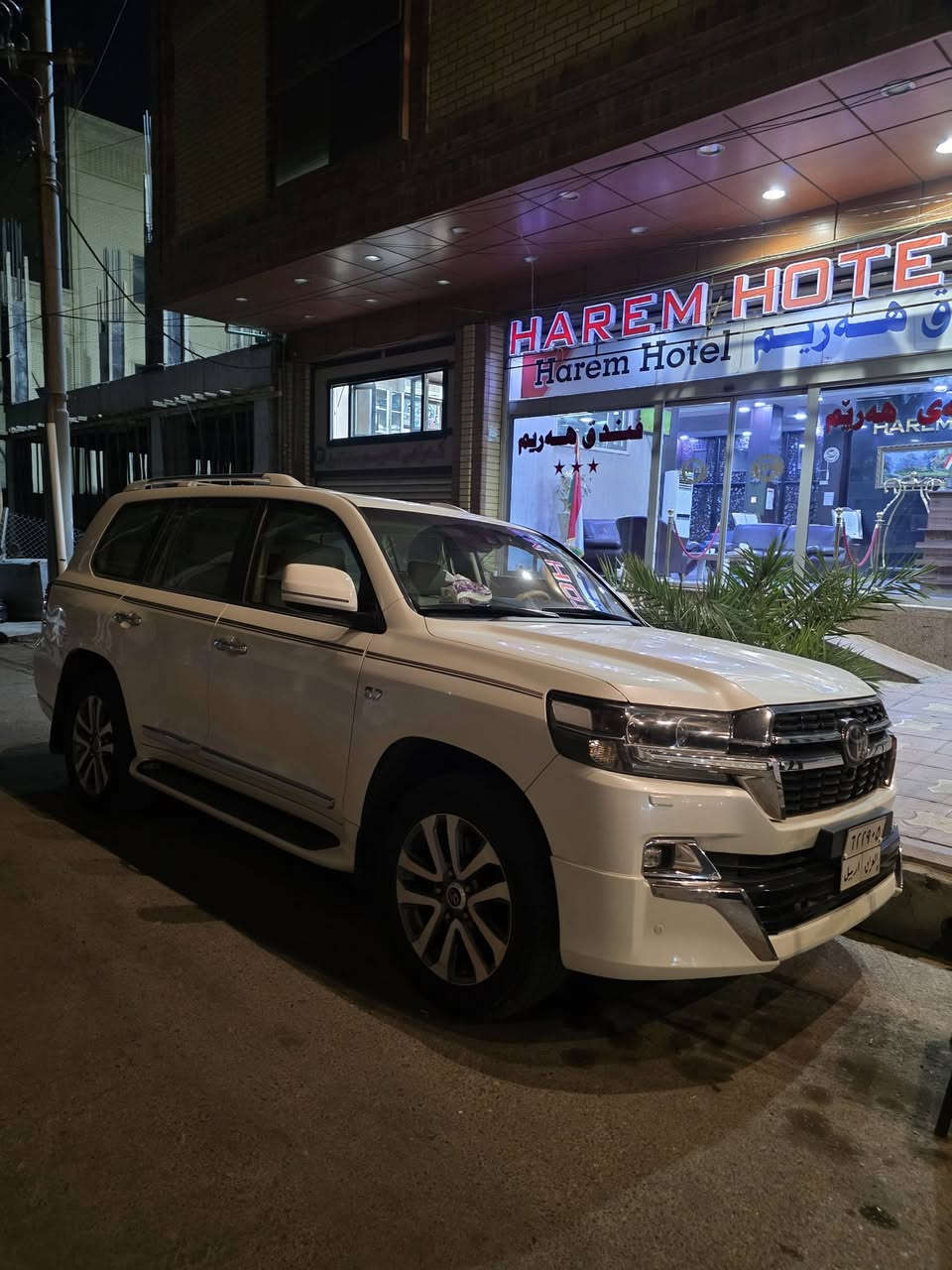 من رخصت مدير الگروب
للبيع لاندكروز موديل 17  / VXS معروفه مواصفات هاي الفئه
مكفوله من الصبغ والبارد  والگير والمحرك والحداديه
السعر 595 ورقه  وبيها مجال
***********
***********
