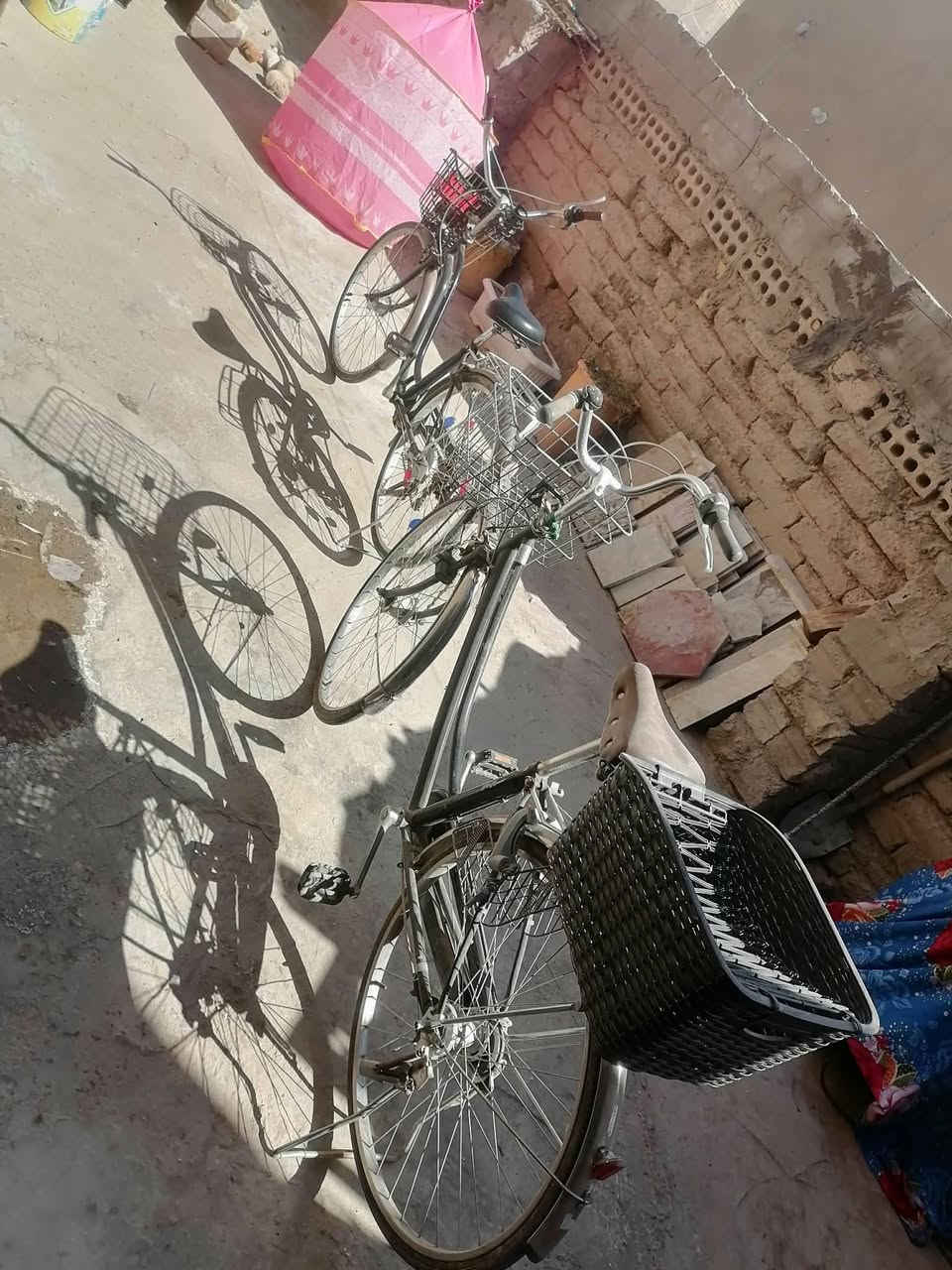 باسكلين للبيع      
حجم ٢٧  
مكاين  كير شغال  وسلات خلفي امامي نضيف فول مواصفات تجي يمي وتشوفه 🌹 قفل امامي وخلفي 

حجم ٢٦

فول مواصفات سلات خلفي وامامي قفل أمامي وخلفي
مكاين كير شغال

للاستفسار الاتصال على الرقم هذا
    (*********** )
