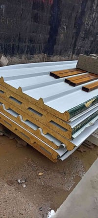 ساندويج بانل • ٧ قطع • ٩م طول • ١م عرض