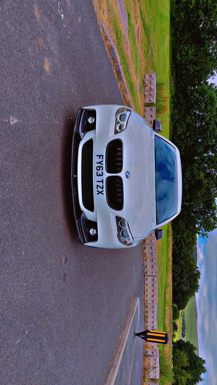 BMW 520d
520d Msport start/stop
Automatic 
BHP 181
Long mot
Very clean in and out
Euro status 6
Colour. White 
Navigating 
4 driving modes. Eco pro , Comford, Sport and sport plus 
Heated seats
New disks and pads
4 good tyres 
No time westers please 
For more info contact me 
More information contact Buxton, Derbyshire


**إذا كنت صاحب هذا الإعلان وتريد حذفه لأي سبب، رجاءا أرسل رسالة إلى الدعم الفني**