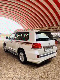 لاندكروز • ٢٠١٥ • ٦ سلندر