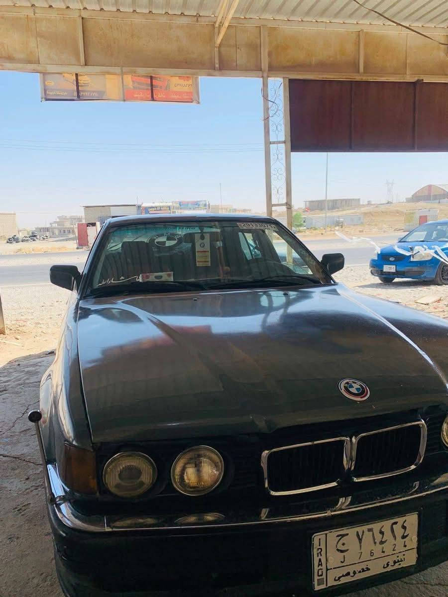 السلام عليكم مكلف بلنشر غير متواجد علخاص اتصل وتدلل  للبيع بي ام دبليو فول عادي ٧٣٠فول جوم كهرب ٤ رقم ألماني نينوى شرط التحويل من الشرعي محرك فل كير عادي تبريد يعوزو غاز تايرات طخم جديد باتري جديد سنويه ٢٩ السعر ٣٨ وبيها مجال قليل *********** العنوان جنوب الموصل القياره
