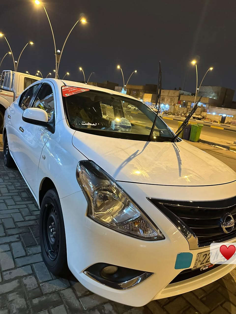 نيسان سني هندي بليته زركه كفاله عامه  
ماشيه 34 الف
  سياره جديده السعر 130 وبيه مجال حك الجيه 
***********
