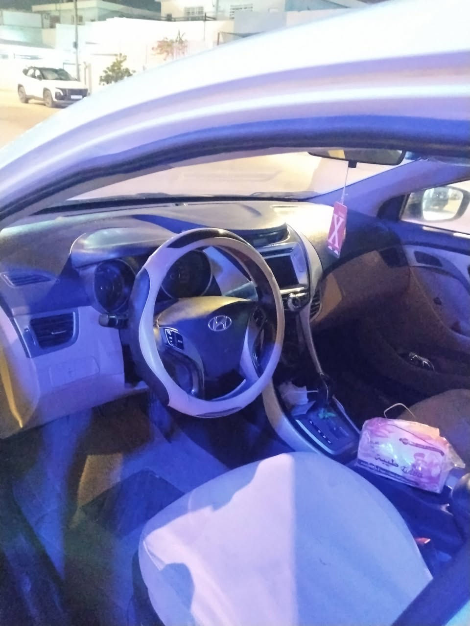 النترا م 14
خليجي 
سيارة صبغ عام 
كفالة من الكص والعيب الشرعي 
رقم نجف انگليزي سنوية لل30 
كير مكينة حدادية تبريد كله جاهز 
78 وبيه مجال بسيط 
***********
