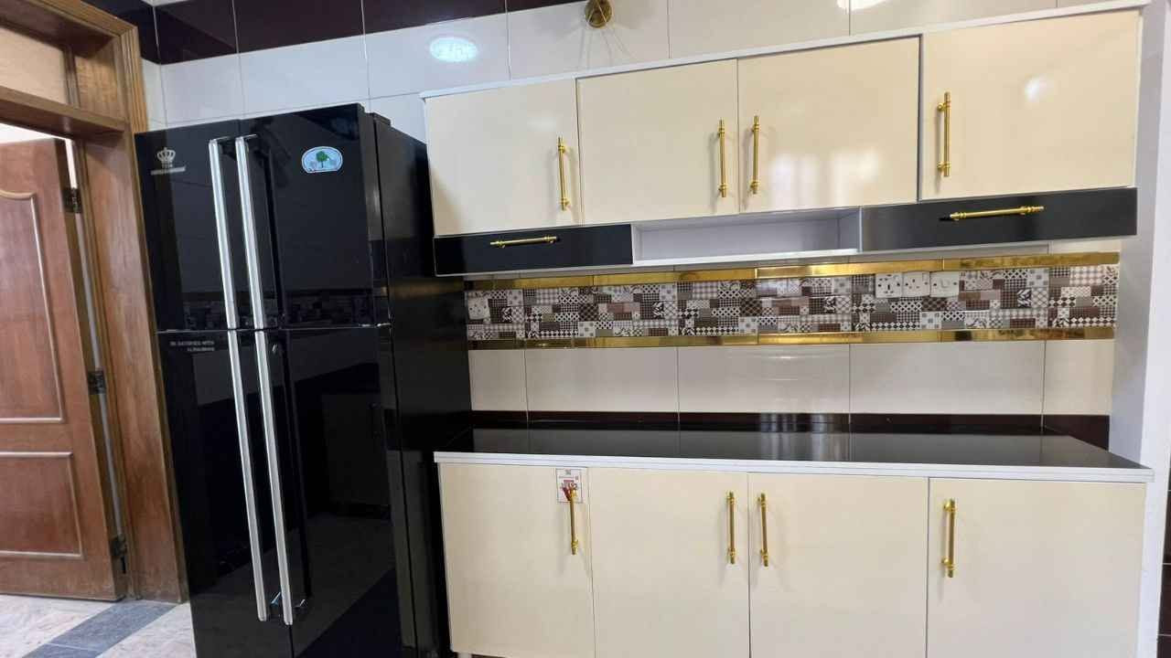 مترين ارضي وملحق مع سنك متر و20 مرمر 

مرمر اسود اضافة 5 🖤
مرمر اوف وايت بدون اضافة بغداد, العراق


**إذا كنت صاحب هذا الإعلان وتريد حذفه لأي سبب، رجاءا أرسل رسالة إلى الدعم الفني**