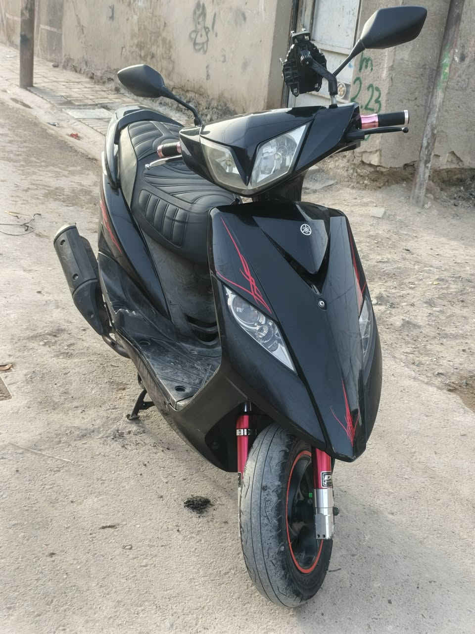 سلام عليكم دراجه للبيع نوع ثعلب الدراجه كفاله صارله ٣ اشهر لو اقل نازله من الربه ماشيه 17000 كله على وضع البلادي مكان بغداد مدينه الصدر السعر 850 و بيه مجال حك الجيه خابرني و تدلل ***********
