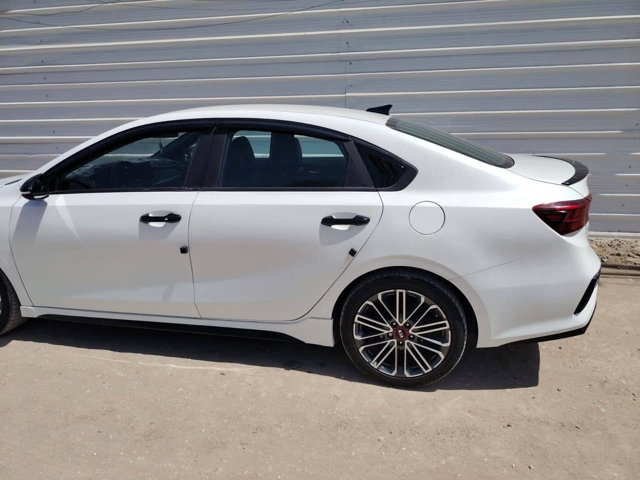 #بيع__مناسب 
فورتي 2020 Gt line 
فول مواصفات للاخير 1/1 عداالفتحه 
مواصفات الجيتي معروفه هي اعلى فئه ميحتاج اذكرها 
كروز رياضي دبل صالنصة
محرك تيربو 1600
كير ٨ نمر دبل كلج مرغوب
اسمه DCT يختلف عن cvt
كشنات رياضي حضن ستيرن رياضي
للاستفسار *********** متوفر واتساب
