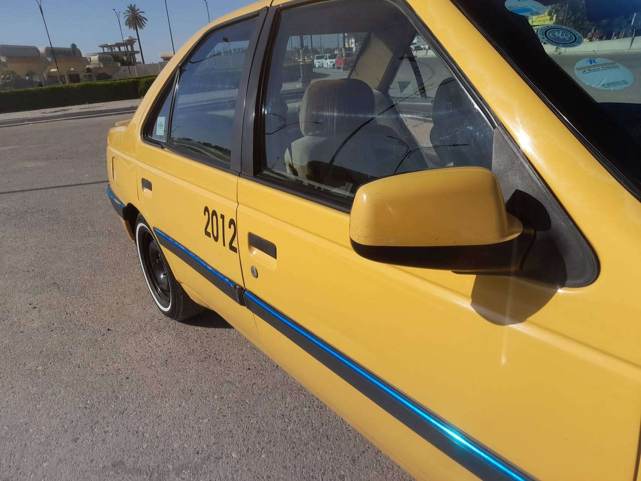 السلام عليكم بيجو لميس ١٢بلاديه مصفره هيئه وغرامات سياره كاعده خير من الله نقصها بطاين بوب السعر ٣٧وبيها مجال مكاني بغداد الرقم ***********تبريد ثلج تخم تاير باتري جديد سلف جديد داينمو  جديد مكفوله من اي عيب شرعي سياره بأسمي غير متواجد ع النت
