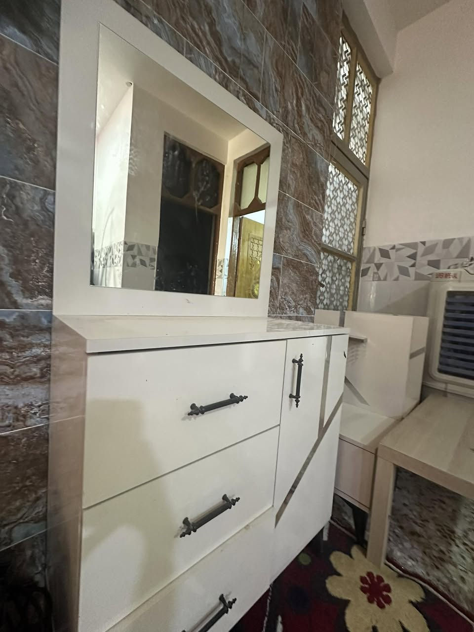 غرفه نوم تركيه للبيع السعر 300 الف مقابيل مستشفى التركي ***********
