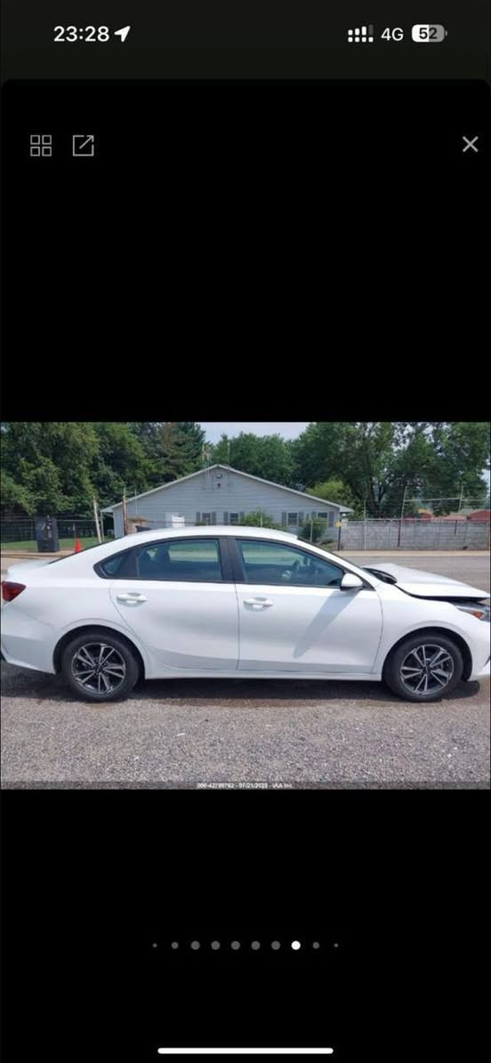 السلام عليكم ‏ مرخصة مدير الكروب المحترم 🌹🌹🌹
للبيع كيا فورتي 2024 وارد امريكي 🇺🇸 فئة (LX)ضرر واضح ربع  البنيد  صبغ بدون دواخل (الحادث موضح بالصور ) +جاملخ الأيسر بارد فقط ايرباك دركه فقط وراجع سستم
محرك 2000 دوش كير كلشي كفاله عدا الحادث المذكور☝️
(( ابيع على الفحص وين يعجبك افحص 👍))
رقم (انبار ) هزه فحص سنويه جديده
السياره جديده ماشيه( 26000ميل فقط)
محرك 2000 Doch دوش
رادارات جانبيه تحديد النقطه العمياء ⚠️
رادار خلفي تنبيه عند الرجوع‼️
رادار امامي ❗️❌
تحديد مسار/ سياقه ذاتيه 
اوتو بريك /توقف ذاتي عند الاقتراب ⛔️
اشاره بل مرايه 💡
كامره دوراه 📷
شاشه كبيره تدعم 📲Android Auto/car play
خرائط Gps 📌
فول تحكمات ستيرن 
3 انظمة قياده Sport/Normal/Smart
كروز مثبت سرعه 
ويل كب كروم 
حساس اطارات 
شاشة ظبط واعطال بل دشبول 
منافذ Usp/ Aux/ 12V
4 دسك/ مانع انزلاق/Abs
السياره جديده وجاهزه بدون اي نقص 
بأاسمي تحويل مباشر 
للاستفسار الاتصال على الرقم 
*********** اتصال
*********** واتساب
