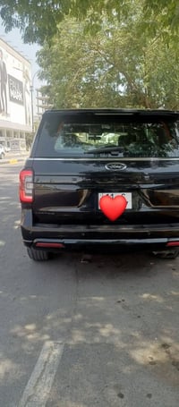 للبيع Ford Expedition 2022 لون أسود — بحالة ممتازة جداً  الموديل: 2022...