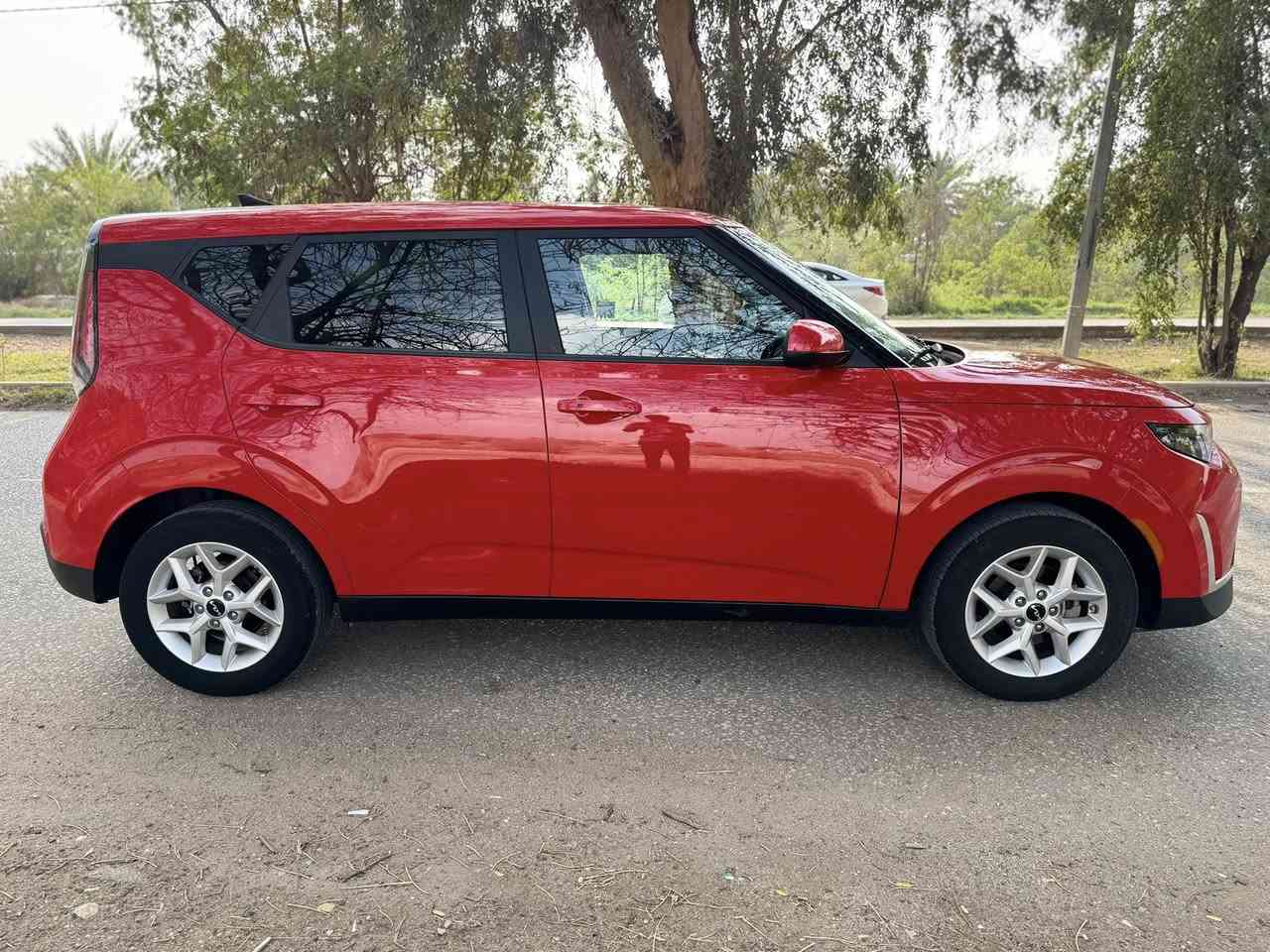 صول موديل 2024 
شاشة كبيرة نفكيشن كاربلي بصمة تشغيل عن بعد تحديد مسار رتايدر امامي نقطة عميه كامره دوار محرك 2000 بجم كبس حدثها حلو عدد 55 الف ميل السيارة فحص موقت بـ 143 وبي مجال بسيط 
مكان سيارة بابل شارع 40 
*********** علي
