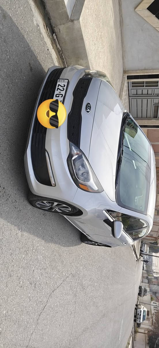 ريو 2017 امريكي 
محرك 16 شرط مامفتوح 
كير AT شرط 
السيارة ماشيه 55 الف 
بدون صبغ  حتى الدعاميات  بدون تبديل كلها كود واحد بيها بارد قليل 
بجمعا كبس مامفتوح بي برغي شرط 
ضررها مال امريكا بالحوض الخلفي خفيف 
طخم تايرات جديد 
بطارية قبل شهر بدلتها 
بيها داشكام اوربي 4k
هزة وفحص جديد وسنوية الى 2030 باسمي شرط التحويل 
كوبون الكتروني باسمي انطيك منو نسخة الى وقت التحويل وتطلع كوبون باسمك اخذو 
السعر 103
للاستفسار ***********  او على الخاص 
رجاءاً اللي مايعجبو المنشور يصلي عالنبي ويتوكل الله يسهل امر الجميع
