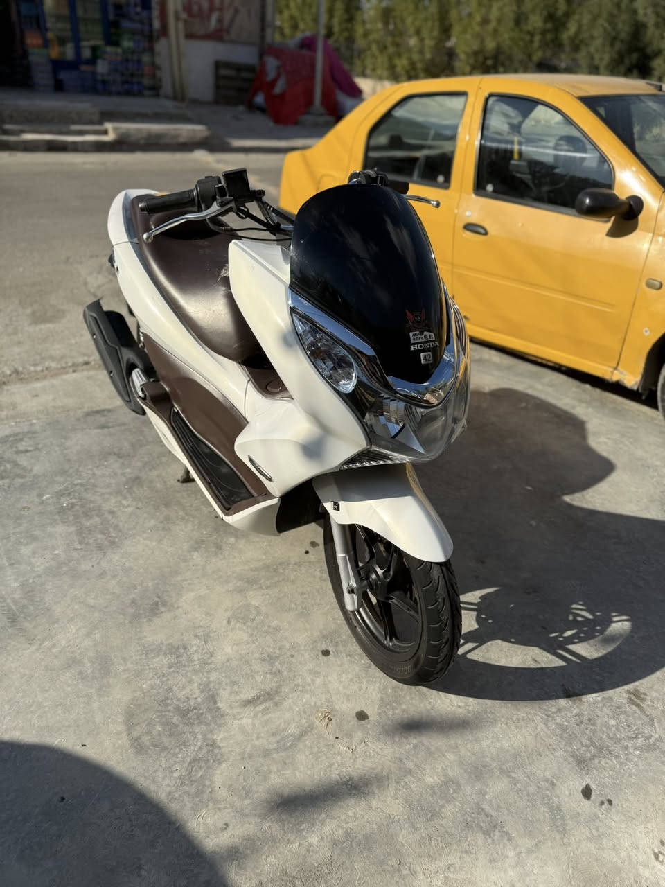 السلام عليكم للبيع pcx الجيل الاول ياباني الدراجه مكفول حساس ازدحام
استاند كهربائي 
تدفئه بل ايدين 
بيها خدوش بسيطه 
معروضه ب 12 وبيها مجال 
بغداد جميله 
***********
