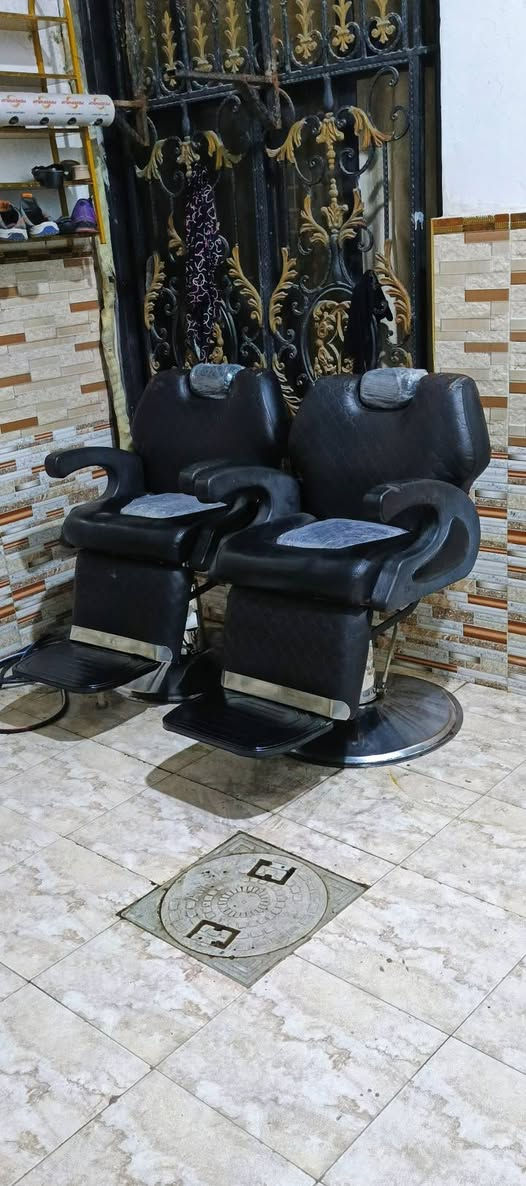 سلام عليكم كراسي نظيفات وشغلات البيع مكاني البصره الحيانيه ***********/ سعر الواحد 150نهايته
