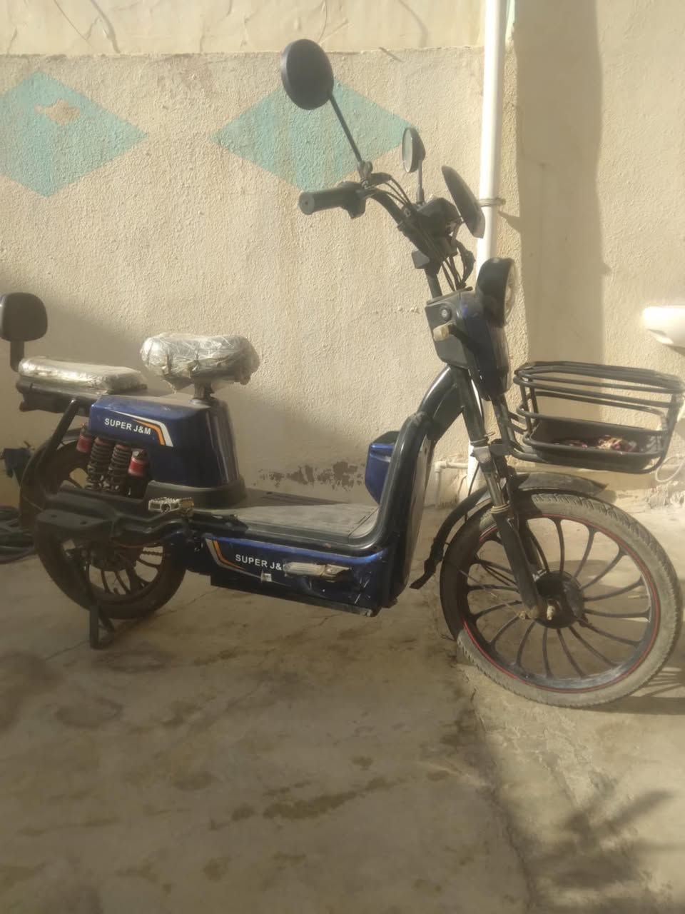 بايسكل شحن للبيع 
حجم كبير 20 
يمشي 99 
فقط يحتاج باتري وشغل واطلع


**إذا كنت صاحب هذا الإعلان وتريد حذفه لأي سبب، رجاءا أرسل رسالة إلى الدعم الفني**