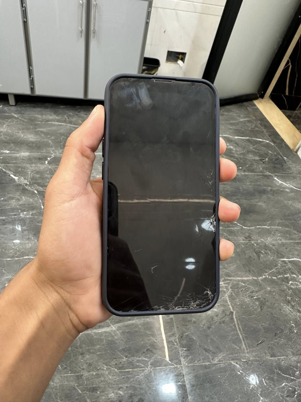 سلام عليكم للبيع 
13عادي ذكرة 256
دبل 
بطارية 76🔋
جهاز بس شاشه مكسوره 
جهاز ممفتوح شرط 
مراوس حسب القناعه


**إذا كنت صاحب هذا الإعلان وتريد حذفه لأي سبب، رجاءا أرسل رسالة إلى الدعم الفني**