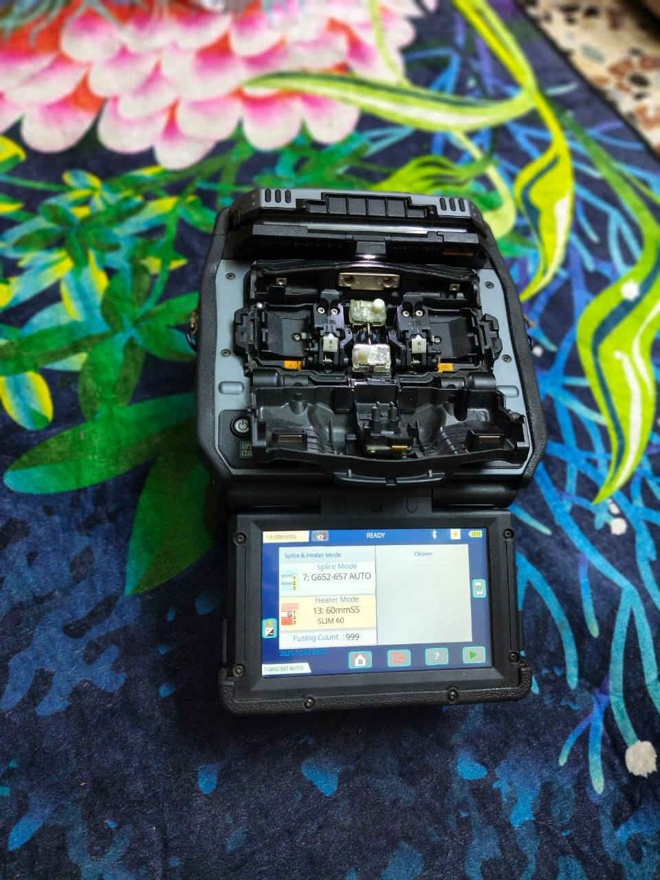 ماكنة لحام كيبل ضوئي فوجيكورا (+Fujikura (90S
مع
ملحقاته قاطعة CT50, قاشطه. مع  باور بانك ليثيوم  20 امبير السعر على الخاص
***********
