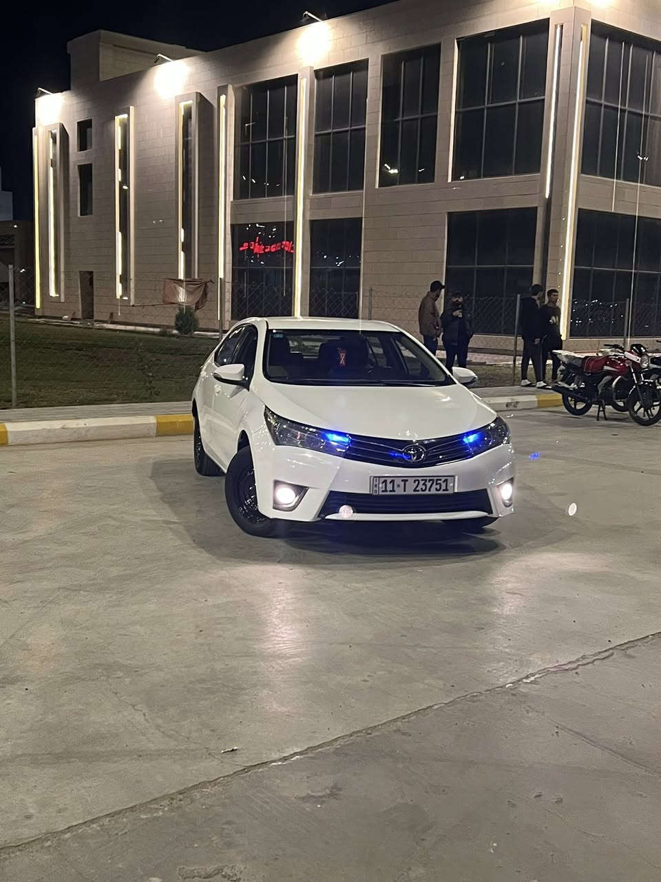 السلام عليكم كورلا موديل 2015 الشركه العامه للبيع أو مراوس حسب القناعه السعر 135 مكان السياره كوت  واسط شارع النسيج سياره كفاله من الضربه فقط كارتات  ولقماره جانت سيبايه وهاذ ه اثر السيباره تخم تاير جديد حداديه امامي خلفي جديد رقم بغداد بسمي مداور ثاني يوم 
***********ابو كيان 
***********
