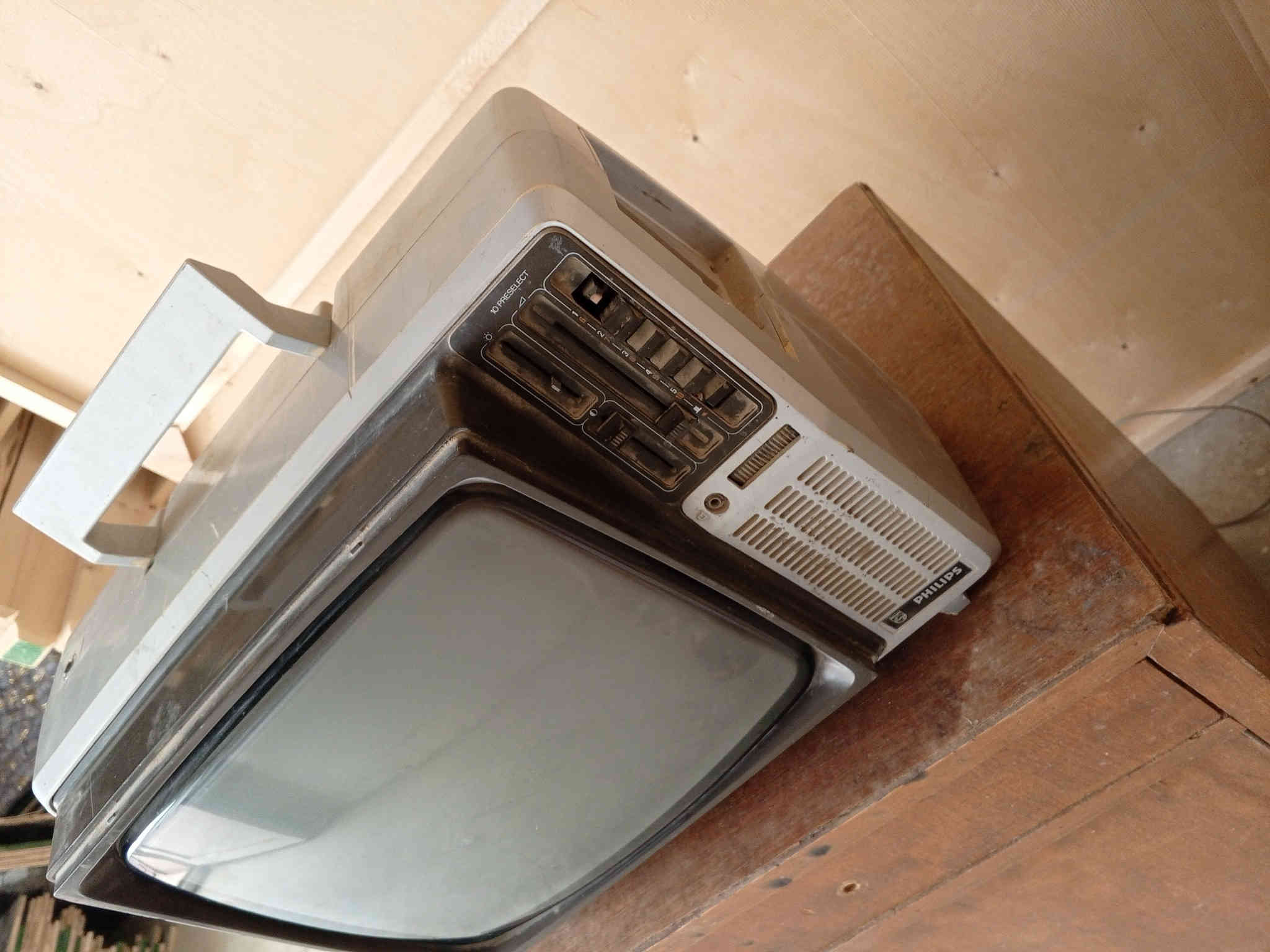 معرض تكريت للاثاث المنزلي للجمله والمفرد
تلفزيونات قطع حيل نضيفات العنوان تكريت شارع الزهور لحولي مقابل مدرسه كنوز لهليه مجاور مجمع رداد للنشائيه 
سعر لقطعه ١٠٠ الف 

للاستفسار الاتصال على الرقم الهاتف او مراسله ع واتساب 
***********
***********
