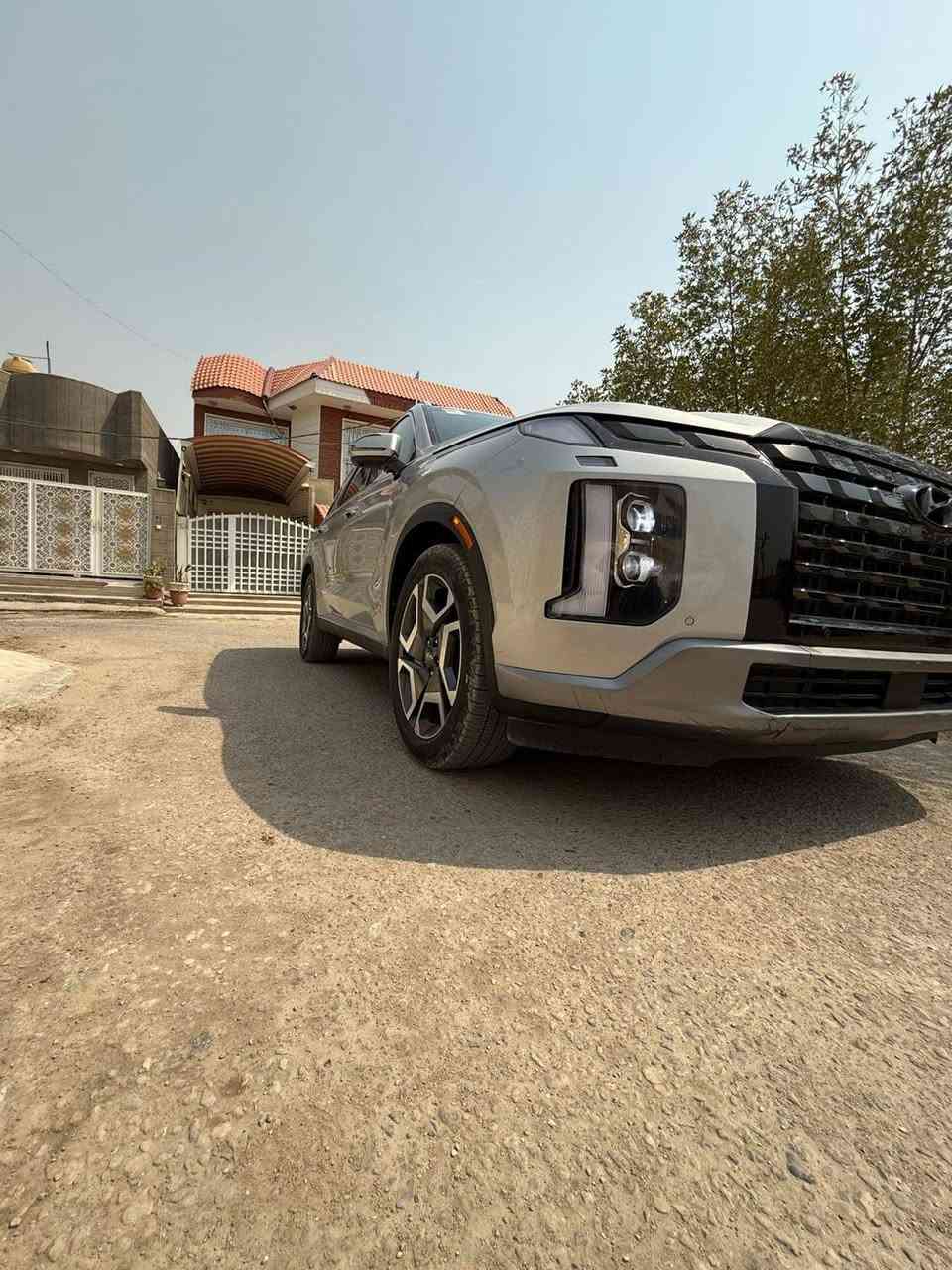 السلام عليكم
2023 HYUNDAI PALISADE SEL PREMIUM
اللهم صلى على محمد وال محمد اترك تعليق حلو مثلك
كلشي موجود بالسوق 
اني ناشر صور الحادث الك
رقم شاصي موجود داخل الصور 

حجم المكينة 6 سلندر 3800 
٤ كاميرات محيطية ٣٦٠ درجة
رادارت أمامية وخلفية وجانبية
فتحة سقف
كشنات كهرباء خزن وضعيتين مع تدفئة وتبريد المقاعد الامامية والخلفية
 ٤ وضعيات قيادة 
 تحديد مسار 
 صندوق كهرباء 
 بردات ابواب خلفية
تشغيل عن بعد
3قطع تبريد
حساسات أمامية وخلفية
دشبول شاشة ديجتل
دخول بصمة ذكي
سايد بريك كهربائي 
أوتو هولد + نقطة عمياء
شاحن لاسلكي
مثبت سرعة
مرايا جانبية هيتر + تعتيم
ارباكات برادات 
عداد المسافة  33
التشغيل والتوقف التلقائي
شفتات  ستيرن على المقود
حساسات نقطة عمياء + مساعدة تغيير المسار
نظام الثبات الالكتروني
نظام التحكم بالفرامل
نظام التحكم بالسحب
نظام التحكم بالفرامل على المنعطفات
نظام التحكم بالسرعة التكييفي
نظام ابطال الفرامل
نظام مساعدة الفرامل الهيدروليكي
نظام مساعدة النزول من المنحدرات 
نظام مساعدة الصعود في المرتفعات
نظام حساس ضغط الاطارات وحرارة الاطارات
نظام تحذير من الاصدام
نظام مكابح طوارئ
وسائد هوائية عدد 8 
نظام الصوتي سستم 
 سياره امبدل جاملغ امامي  وبنيد 
مع جاملغات خلفي  راجع بارد 
بيه بل كصه مال القمارة تعديل حار وبيه صبغ 
صور حادث داخل المنشور 
وسياره أحلا من بهواي 
بدون رقم 
رقم شاصي داخل منشور 
الاستفسار 
***********
سعر 230 وبيه مجال
مكان السيارة /  بابل
