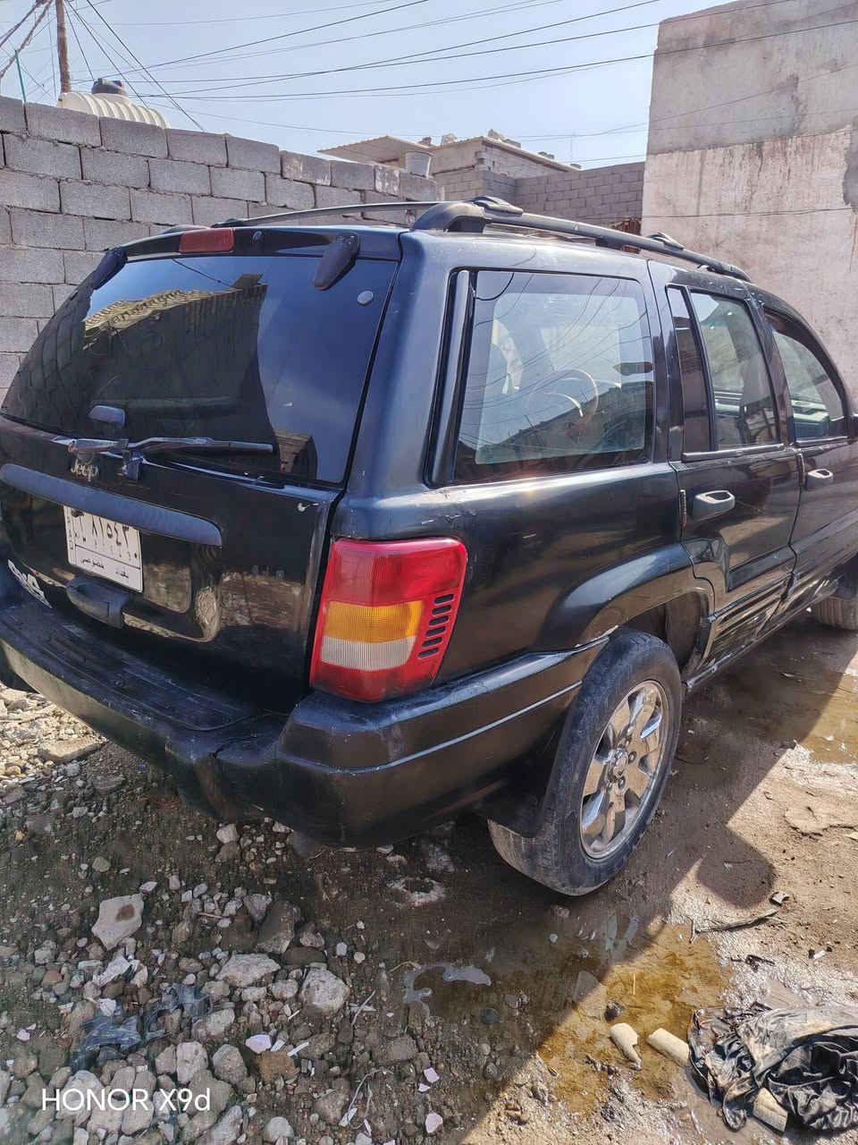 جيب شيروكي موديل ٢٠٠٠ مكينه ففتي ٣٠٠٠ ب ٥٥ وبيها مجال بغداد حي اور ***********
