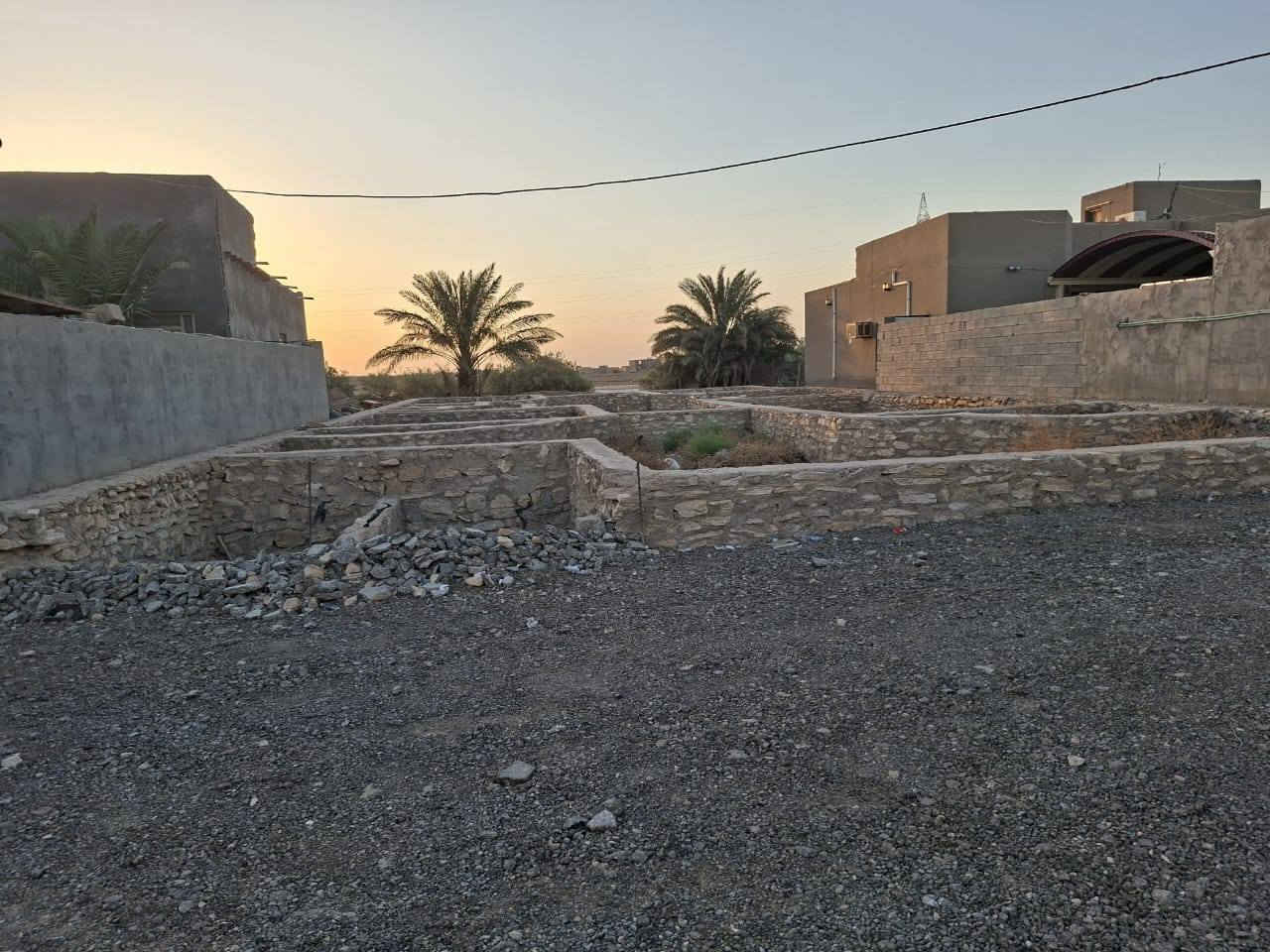 إعلان ………..٦٠٠

للبيع قطعة زراعية 

يوجد فيها بناء أساس حجر خريطة بيت كاملة

مساحة ٦٠٠م شارع خاص بالقطعة حصرآ وقرار كامل تبليط 

واجها ١٥م ونزال ٤٠م تبعد عن الشارع العام ٧٠م فقط

موقع تجاري وأستراتيجي

العنوان خلف معلق قطار ال معالي طريق مصفى النفط 

على شارع عام السايدين 

وجميع الخدمات متوفرة 

السعر الكلي 45 مليون

للاستفسار أتصال على الرقم

***********
