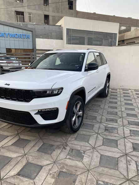 رقم بغداد 
السلام عليكم 
للبيع فقط
جيب 5 راكب 2023 ليمتد

السيارة بدون حادث وبدون ايرباگ فقط سرقة القطع الخارجية والسيارة مكفولة كفالة عامة گير محرك لغد شواصي گشر 

المواصفات 
شاشة جبيرة 
تشغيل عن بعد 
دخول ذكي 
باب الصندوك كهرباء
كشنات vip  
كشن السايق و المرافق كهرباء
4*4 دفع رباعي 
رادار امامي 
مانع تصادم 
حساسات امامية
المصابيح الامامية زنون 
نقطة عمياء 

نضام المحافظة على المسار 

ممشى السيارة 36 الف ميل 

مكان السيارة بغداد 
للاتصال او واتساب 

***********
