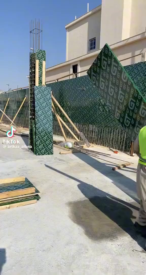 عرض تسليم 🔑🔑 مفتاح( 350 ) الف للمتر 
تعلن #شركه شمس بغداد  للمقاولات   عن

تسليم مفتاح فقط ب(  350 الف للمتر) 

مواصفات البناء

🏡 تنظيف الارض بصورة جيدة بأزالة  30سم من التربة  ويحدل بصورة جيدة بحادلة ستيل رجاج مع فرش طبقة من السبيس يحدل بشكل منفصل بحادلة مطاطية 20طن
🏡 رش الارض بالمبيد الحشري الامريكي مع عمل منظومة مكافحه للارض مع طبقة نايلون زراعي
🏡تاسيس شبكة مجاري 4انج الامل الشريف المصري المسلح الاصلي ثلاث طبقات مع مراعاة الابعاد الهندسية
🏡تسليح الجسور والشبكات الداخلية للرفت بالحديد السوبر او (FF) عراقي وحسب الاقطار 30*30
🏡صب الرفت بالسمنت المقاوم للاملاح  خلطة (S 30)
🏡بناء الطابق الاول بالطابوق الجمهوري عراقي   ارتفاع20-3 م
🏡تاسيس شبكة كهرباء سيمز النوعية اردني درجة اولى للسقوف والجدران بخارطة حديثة وشبكة سبورت لايت مع نقاط انارة  حسب التصاميم الحديثة 
🏡تسليح السقف الاول بالحديد اسوبراو ff وحسب الاقطار 12ملم 16ملم  وصب السقف خلطة (C30)
🏡اطار فريم حديد للشبابيك جنل
🏡تجهيز وعمل شتايكر للسقف مع نايلون وبمواصفات درجة اولى
🏡اعمال لبخ للستائر والبيتونة والمناور مع النثر
🏡القيام بعمل البياض للجدران الداخلية درجة اولى
🏡 تغليف جدران الحمامات والمطابخ بالسيراميك الايراني درجة اولى وبسعر (8) الاف
🏡تاسيس منظومة كامرات 
🏡تاسيس شبكة ماء نوع يراني درجة اولى
🏡محجر السلالم حديد او المنيوم حسب رغبة صاحب الدار درجة اولى سعر اقصاه (60)الف
🏡تغليف الارضيات بورسلين أو كاشي سليمانيه درجة اولى بسعر ( 8)الف دينار
🏡ابواب داخلية صاج وجهين درجة اولى او ابواب تركية  ( HDF) 
🏡باب لمدخل الصالة قاصة  تركي 
🏡شبابيك حديد مليم ونص درجة اولى 
🏡صبغ الدار حسب اللون المختار من قبل صاحب الدارنوع *جوتن او برجر او ناشونال
🏡تجهيز وتركيب كهربائيات مع الانارة 
🏡تجهيز وتركيب خزان ماء سعه 1000لتر مع سخان الطحان الاصلي 120لتر
🏡باب سياج خارجي حديد درجة اولى 
🏡تجهيز وتركيب مضخة ماء درجة اولى
🏡تجهيز وتركيب حمام غربي ومغاسل من نوع يراني
🏡تغليف الواجهه لبخ سقل مع كوبلنات وحسب التصميم المتفق علية 
🏡تركيب بورسلين للسلم وحسب الون المختار من قبل صاحب الدار 
🏡تاسيس منظومة ستلايت والانترنت
🏡تاسيس منضومة غاز للطباخ داخل السياج
🏡تاسيس بوري 4انج لمرشحة الطباخ الداخلي

ملاحظه.... 
العمل داخل بغداد فقط
لانعمل بنظام الاقساط
المساحات المشمولة بالعرض (100)متر واكثر
جميع العروض يتم تقييدها بالعقد 

للاستفسار 
0 771 610 0741محمد الجبوري
***********عمر الجنابي@أبرز المعجبين
