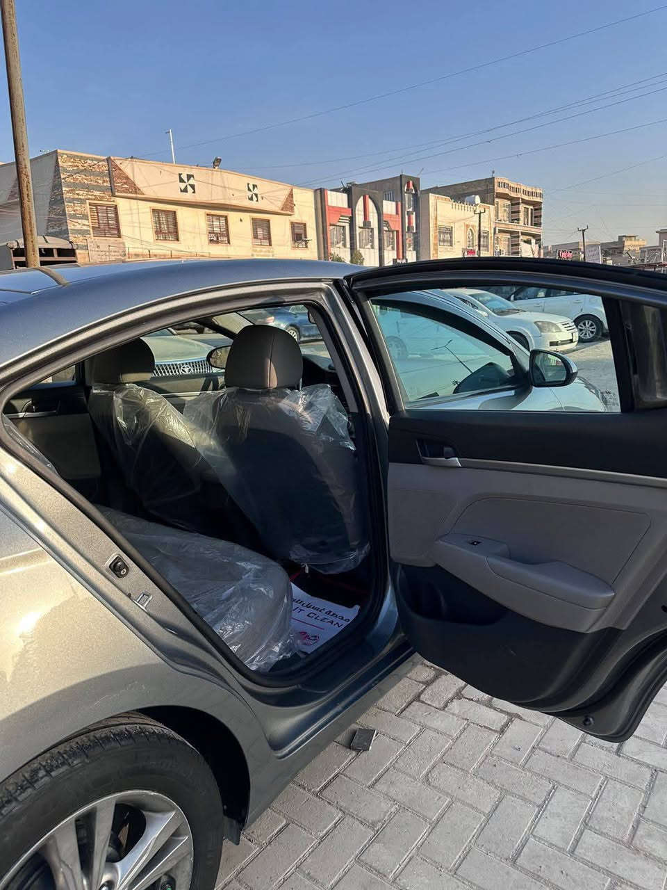 السلام عليكم النتره 2019 وارد مريكي 
حادث موضح بل صوره وبيه سونار

كير مكينه خير من الله تبريد ثلج

سياره جاهزه وحلو كاعده

رقم دياله بسمي السياره نص فول

مكينه 2000مكان بغداد بسمايه

الباب مبدل وباب السايق بل كرن الجوه مصلح ومصبوغ نصه وجاملغ مرشوش جماليه معروضه ١١٨ وبيه مجال

***********
