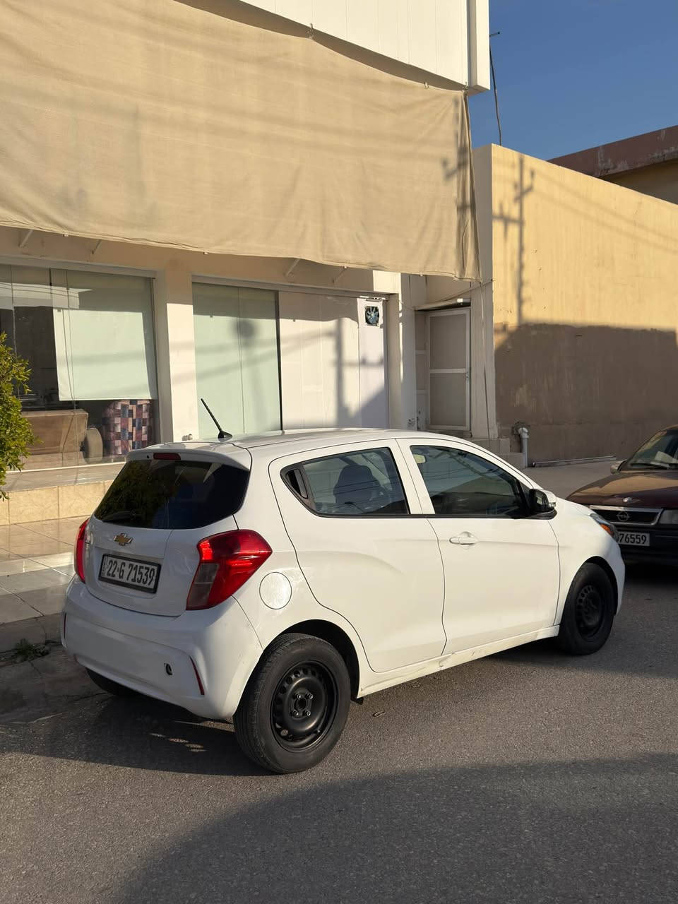 شۆفرلێت سپارک بۆ فرۆشتن مۆدیل ٢٠٢٠ی خەلیجیە سەیارەکە بۆیاخ یەک پارچە و پەڵەیەکی هەیە بستەک بۆنیتی کارتە رەقم و سەنەوەی و هەزەی هەمووی نوێیە 
چوار جام کارابایە 
گێر ئۆتۆماتیل 
گێر و مەکینە بە شەرت 
***********
***********
0️⃣7️⃣5️⃣0️⃣3️⃣4️⃣4️⃣6️⃣0️⃣0️⃣8️⃣ أربيل, العراق
