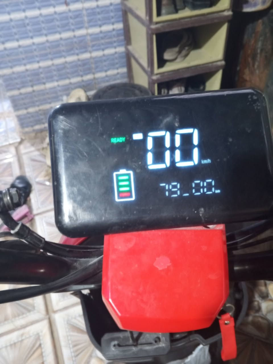 سلام عليكم دراجه للبيع R9 ست بطاريات الدراجه خير من الله بس نقص ضفيره 2025 الرقم ***********
