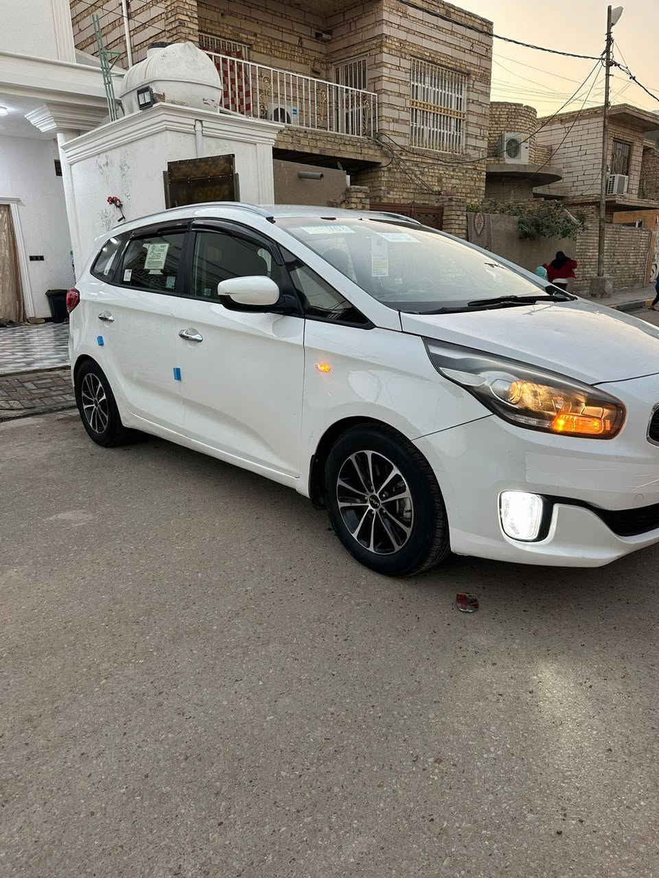 السلام عليكم
السلام عليكم 
كيا رندو وارد امريكي  موديل 2016 رقم بابل الدولي بأسمي  مداور ثاني يوم  سنويه مجدده لل 2030 سياره بيه بنيد مصبوغ وصور الحادث واضحه بلصور وبيه بلعراق رش نص من البابين جهه العبري  إثر شخط بدون معجون مكينه 2000 دوش مكفوله  بدون فتح بدون تبخير بدون تنقيص مواصفات واضحه بلصور  السياره 7 راكب  قطعتين تبريد جديده وجاهزه بدون اي نقص ماذب عليه ربع 
السعر 126 وبيه مجال مكاني ديوانيه 
***********
