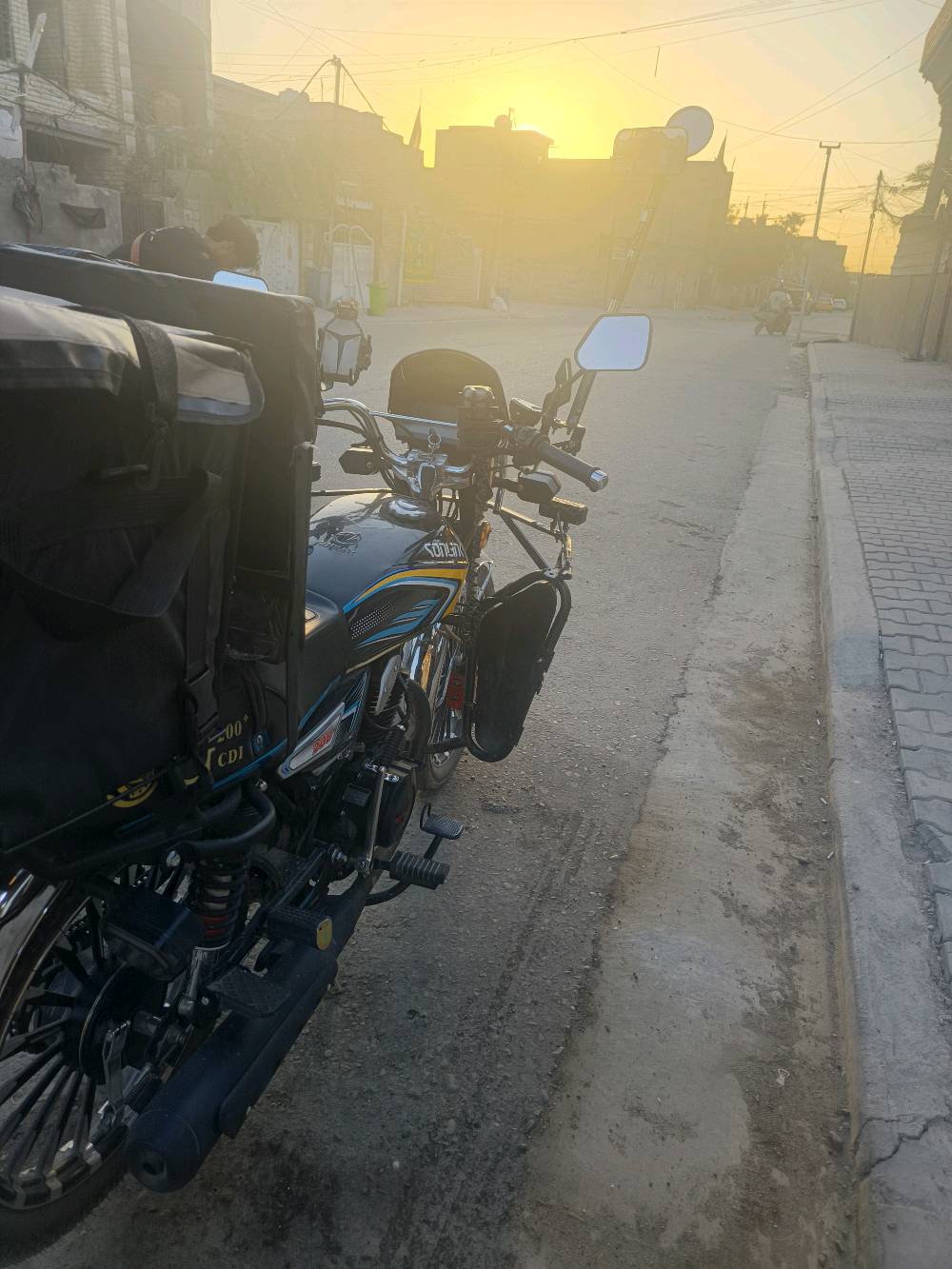 دراجه سونلك محرك 200 ضاغطة وزنجيل
سعر مع الملحقات 1.200