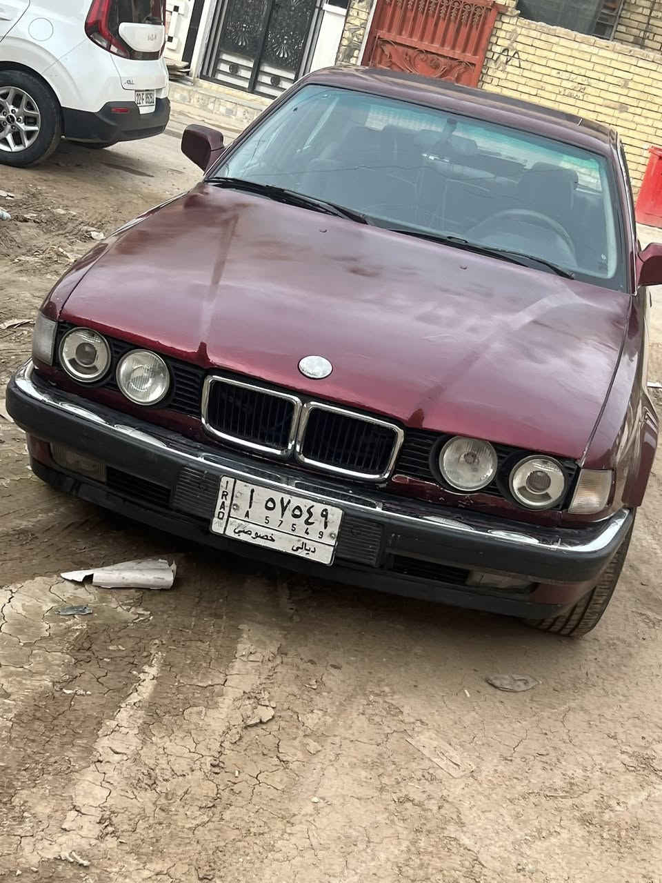 سلام عليكم بي ام حجم 730 
موديل 94 
محرك وكير سليم 
فتحت سقف وسياره حلوه بيه شغلات خفيف يراد ترتيب 
مكان سياره بغداد الدوره 
سعر 34 $
رقم ***********
