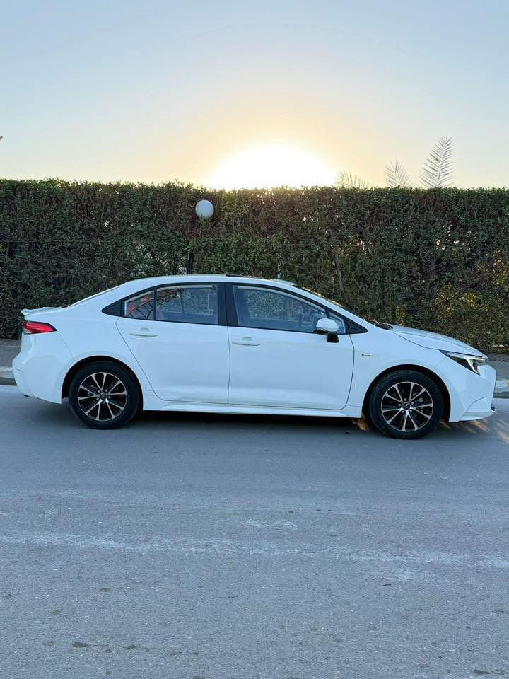 ‏سلام عليكم كورولا موديل 25هابرت جديده الله شاهدفول وارد خليجي بس شكل الأمريكي أبيهاقطعتين تبريد مقفولة من الدعامية الدعامية سياره جديده /***********
