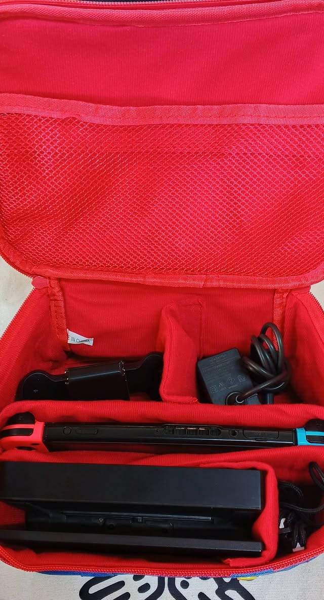 نينتندو سويتش Lcd مهكر قطعة نظامين اخر تحديث  اوفلاين فقط فعال مع ذاكرة ٥١٢ كيكا اصلية مليئة بالالعاب مع كافة الملحقات الاصلية للجهاز مع جنطة للملحقات والجهاز
الجهاز مكفول من كافة المشاكل والاعطال ١٠٠ بالمئة 
السعر النهائي ٢٦٠ الف 
توصيل بغداد ٥ الاف وباقي المحافظات ٦ الاف 
للتواصل ماسنجر او واتساب او الاتصال
***********
