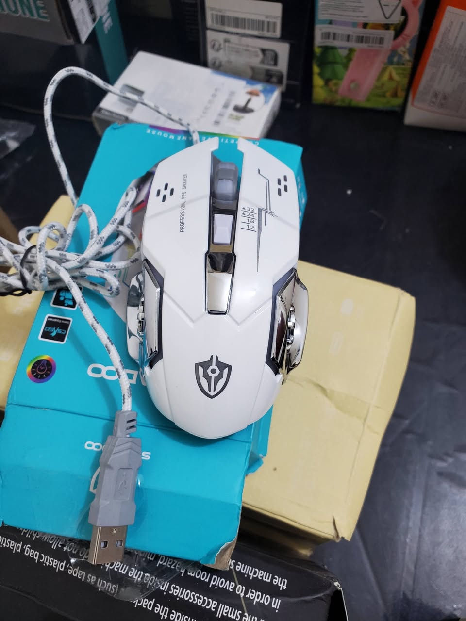 ماوس العاب احترافي سلكي RGB من شركة (شيبادو) انطي سعر وبالعافية. للتواصل خاص او واتس ***********
