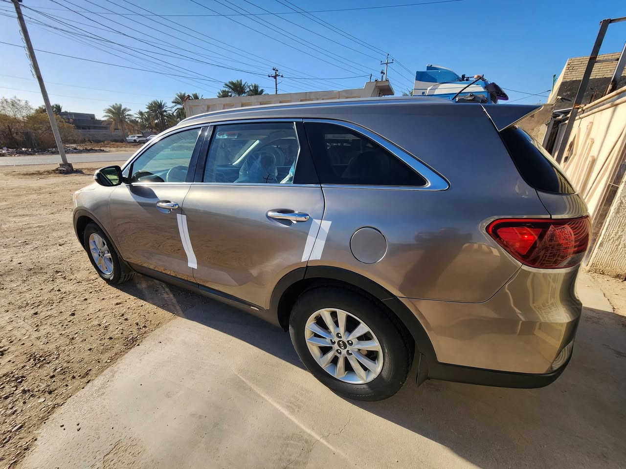 السلام ورحمة الله وبركاته
للبيع او للمراوس حسب الرغبة 
سورنتو 2019 ,وارد أمريكي 
رقم بابل تحويل مباشر 
مكينه ،6v ,سبعه راكب ،
مكينه كير حدادية شركه ماشيه ١٣٠ الف
تخم تاير جديد
السيارة حادثه فقط بنيد ومصبوغ بدون اي داخل خلاص
وبالعراق بيها بين الجاملغ الخلفي والباب صبغ 
داخلها وضع شركه 
ماناقصها برغي ابد 
وحلوة وما متعوبة 
شعندك مراوس او ستفسار اتصل او دزلي خاص ،*********** المكان بابل المسيب
