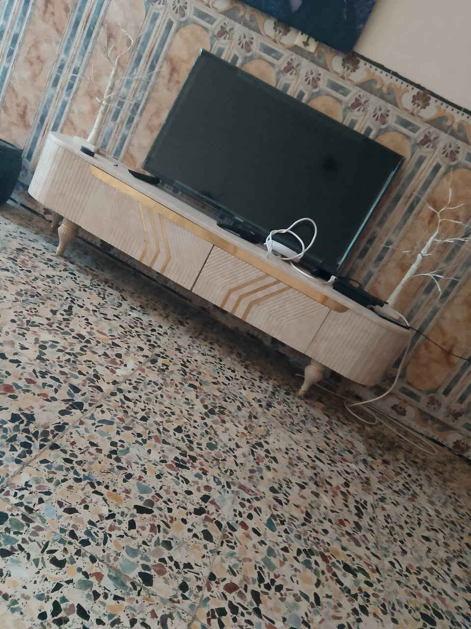 سلام عليكم عندي غراض لبيع شلع ابيع
***********
