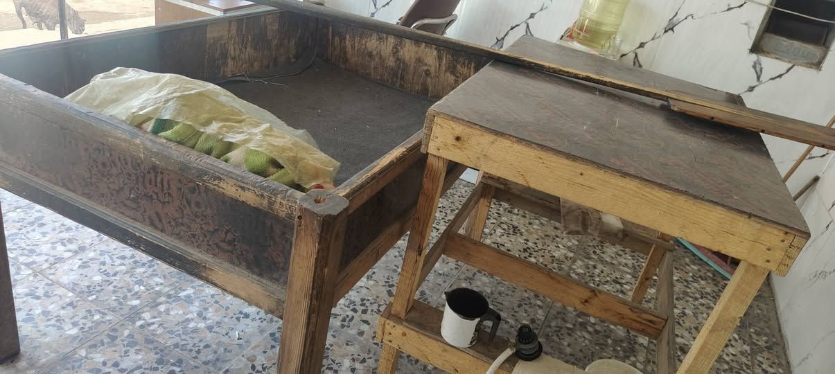سلام عليكم غراض فرن البيع عجانه ام جيس جديده دنبر مطور بيها جهاز جديده ثكيله الاصلي وطاوليات نص عمر بيهن خاميات جدد وسله وكروكه 2 كلمن وسعره مكاني الشعب رقم *********** واتساب
